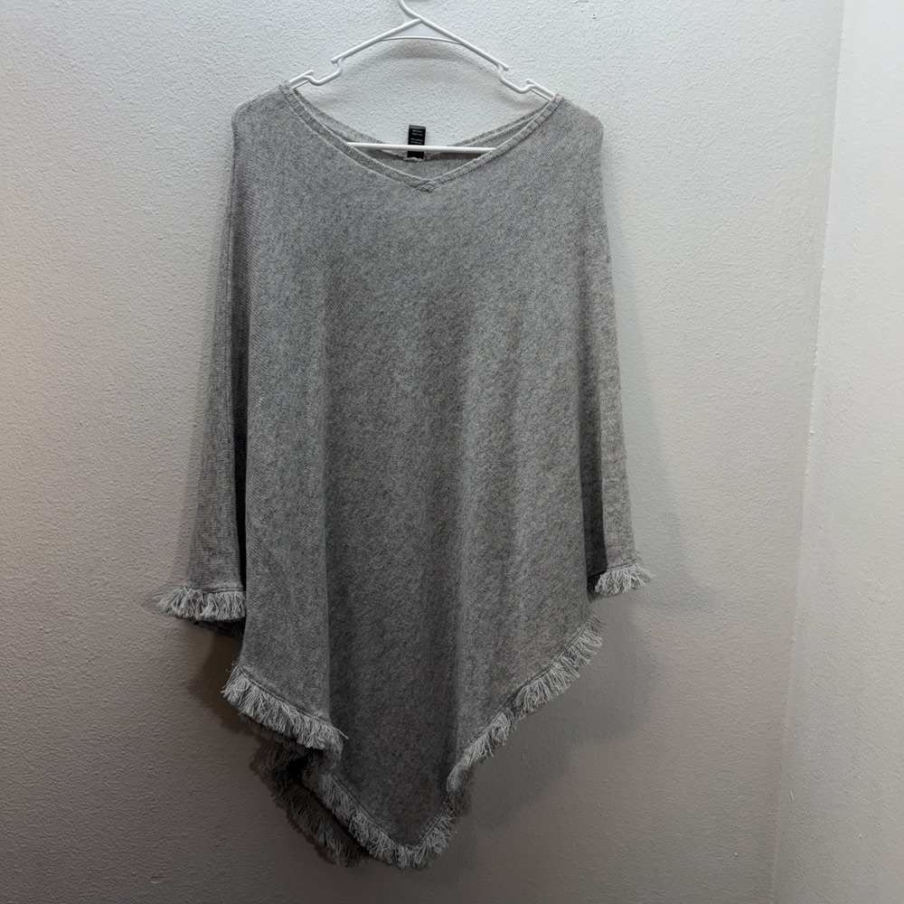 Beryll 100% Cashmere Poncho Fringe Boho Artisan‎ Quiet Luxury Sweater Shawl OS